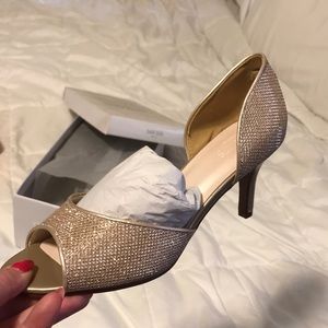 Gold Peep-toe Pumps